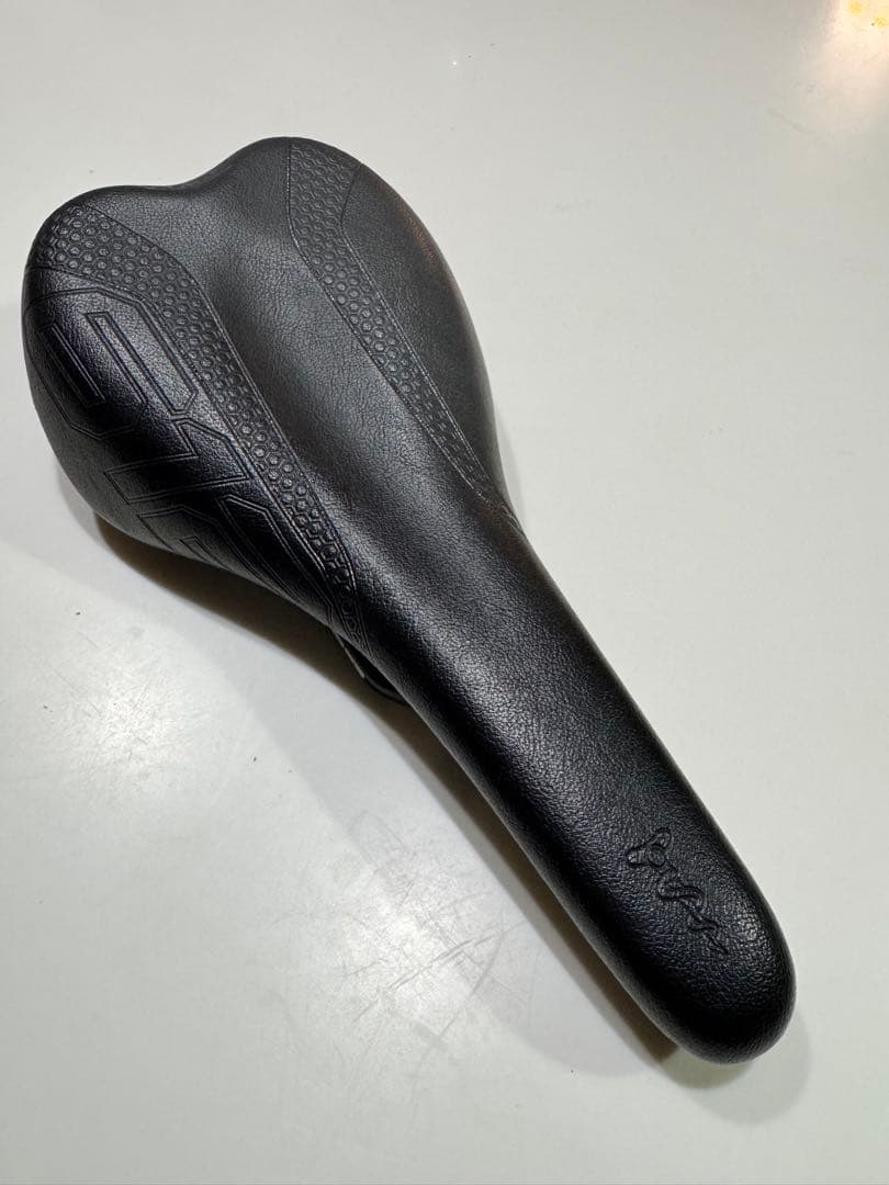 SQlab(エスキューラブ) サドル CARBON 美品！