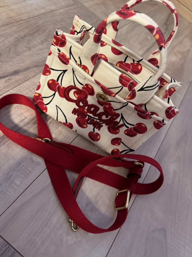 Coach チェリー柄 トートバッグ2/11まで