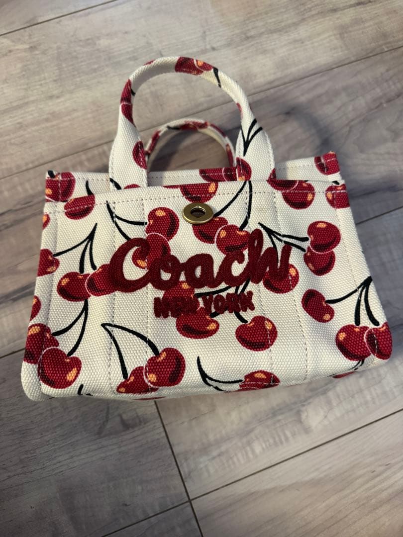 Coach チェリー柄 トートバッグ2/11まで