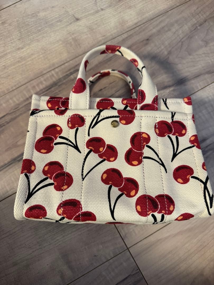 Coach チェリー柄 トートバッグ2/11まで