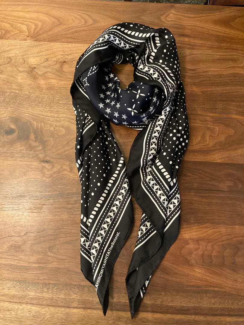 ソロイスト　大判　シルク　スカーフ