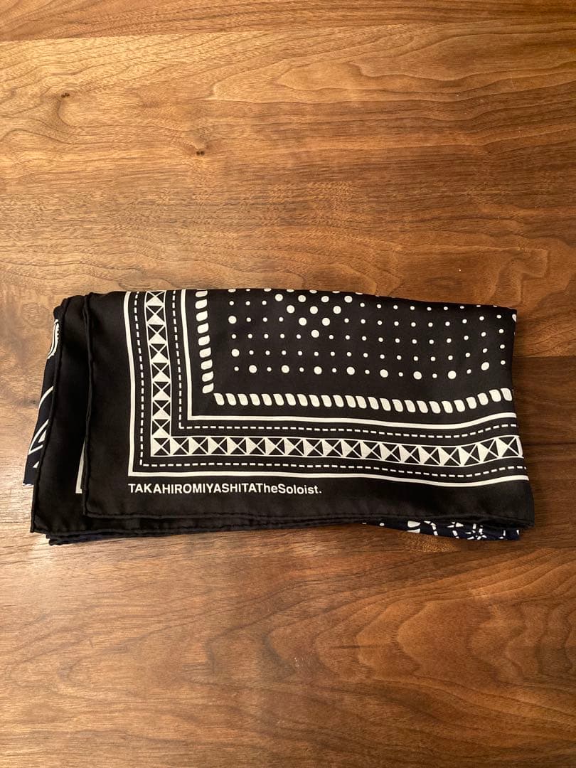 ソロイスト　大判　シルク　スカーフ