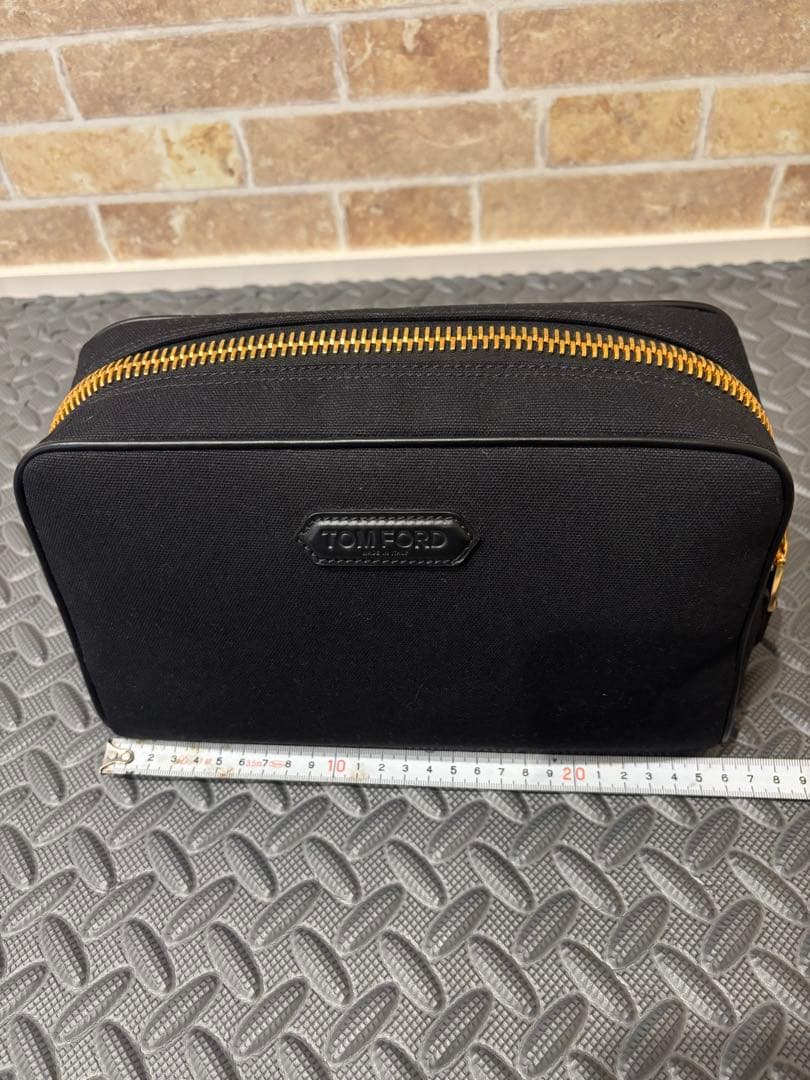 TOM FORD ブラックポーチ