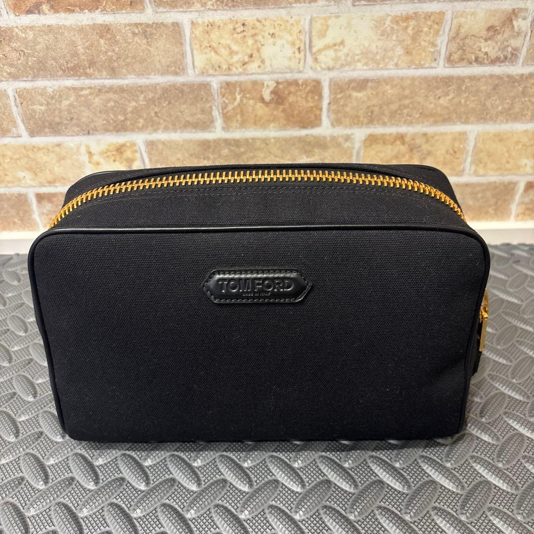 TOM FORD ブラックポーチ