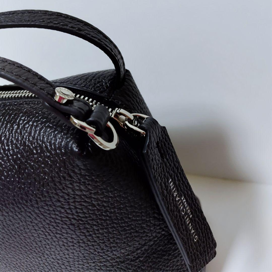 美品★ジャンニキアリーニ アリファM 2WAYショルダーバッグ ハンドバッグ 黒