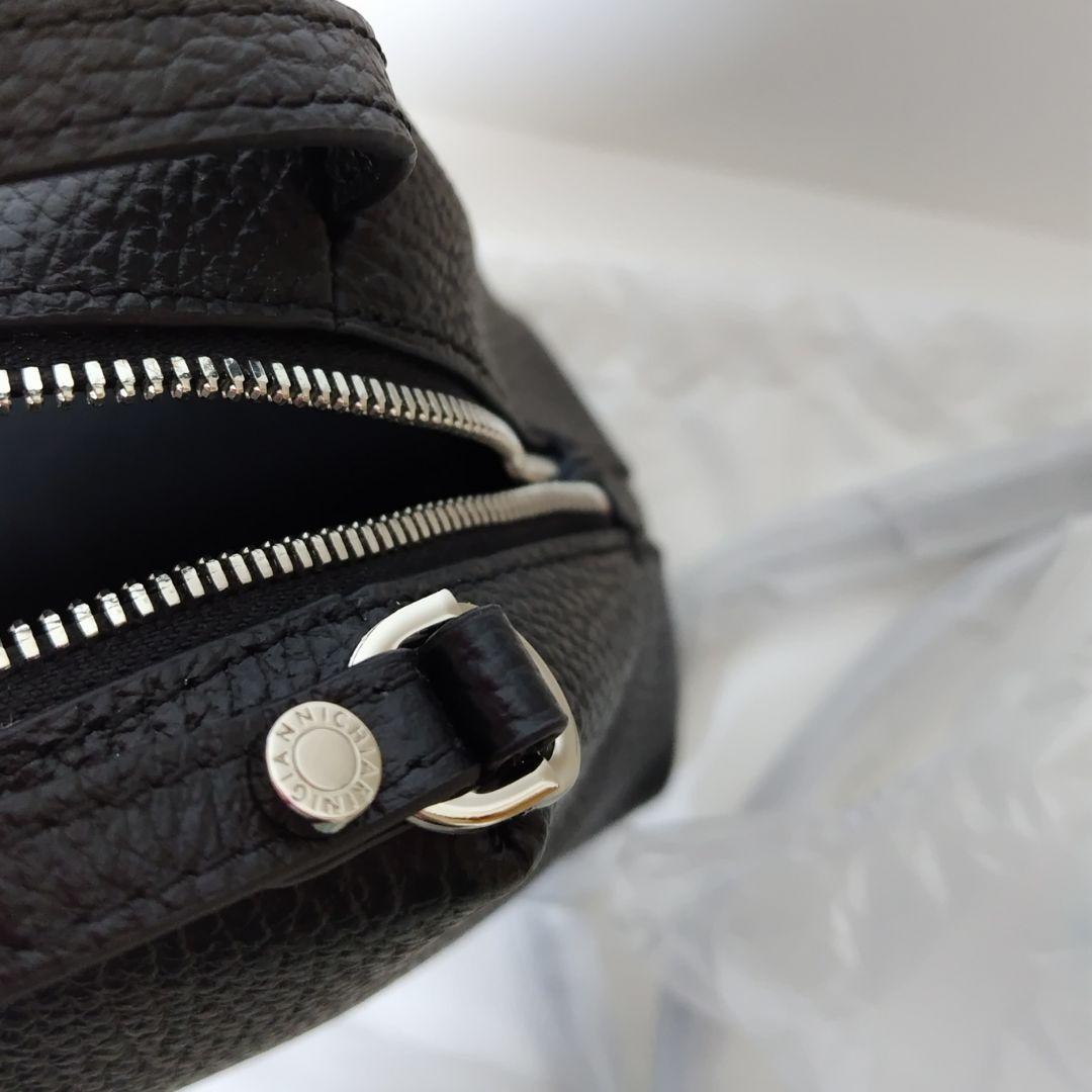 美品★ジャンニキアリーニ アリファM 2WAYショルダーバッグ ハンドバッグ 黒