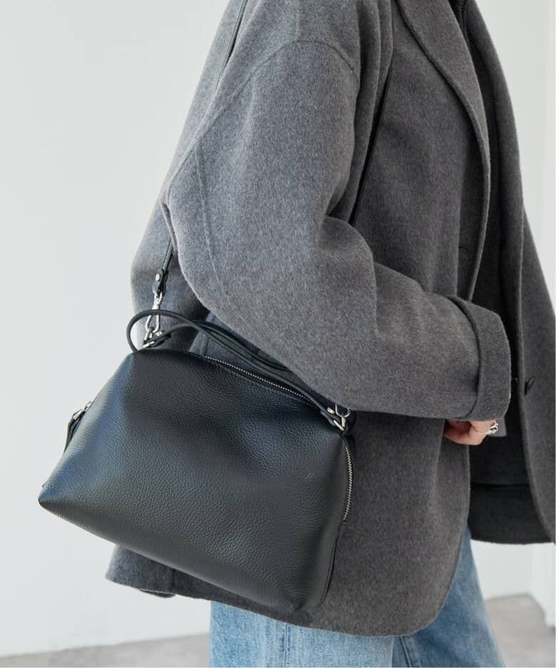 美品★ジャンニキアリーニ アリファM 2WAYショルダーバッグ ハンドバッグ 黒