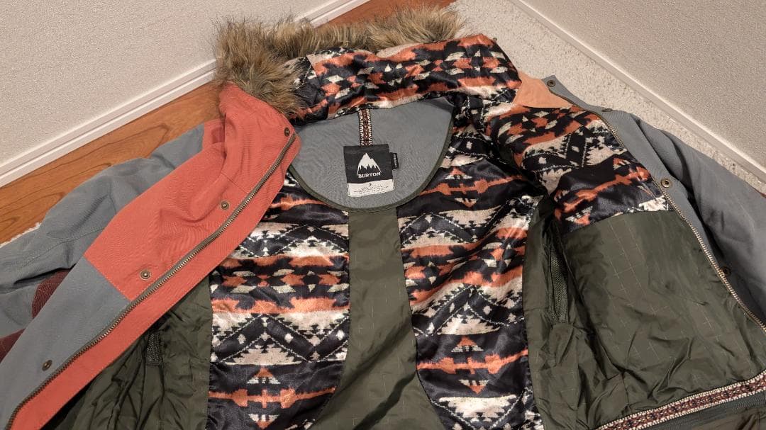 【美品・5回未満】Burton バートン スノボウェア ジャケット レディースS