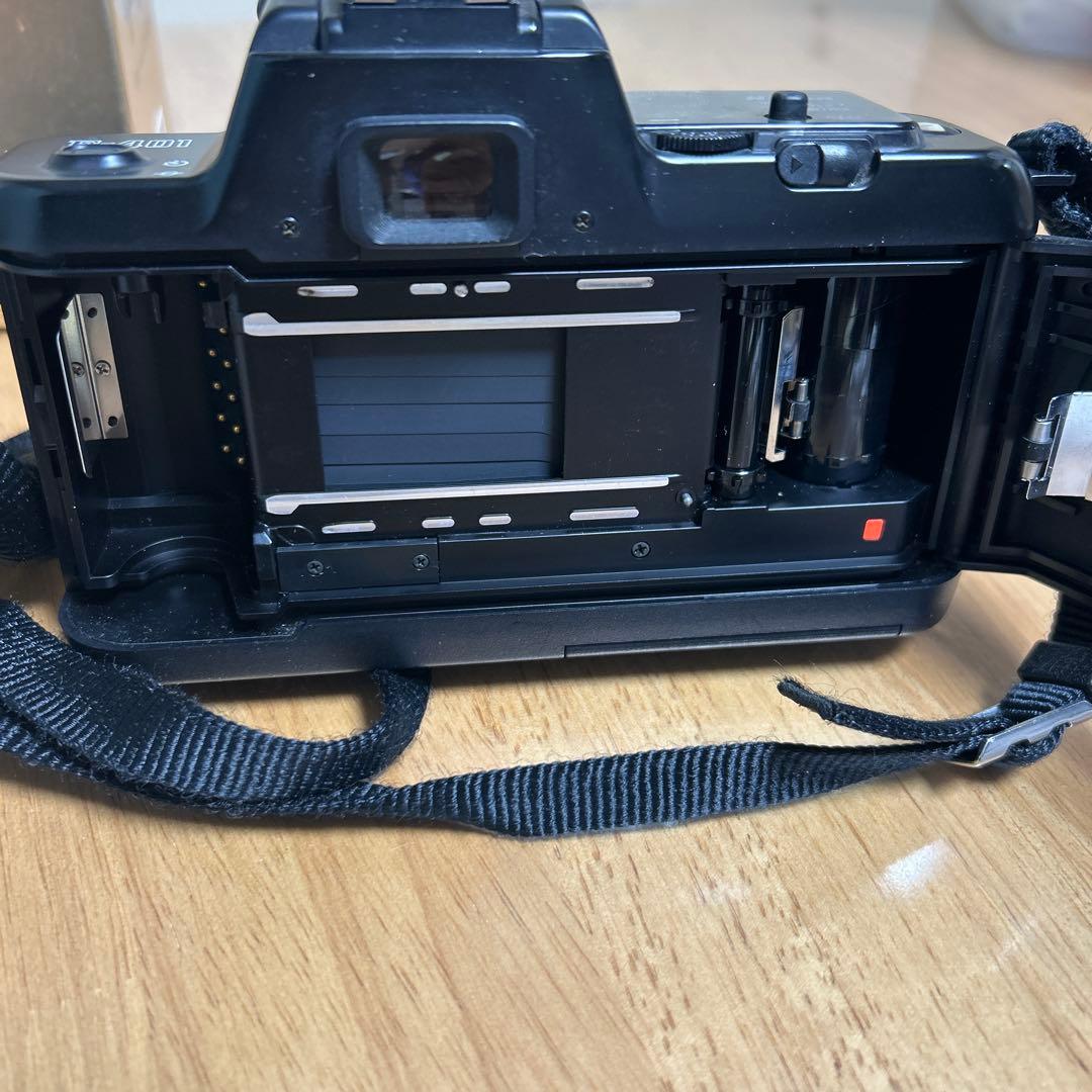 Nikon AF 一眼レフカメラ とレンズMicro-Nikkor 60mm