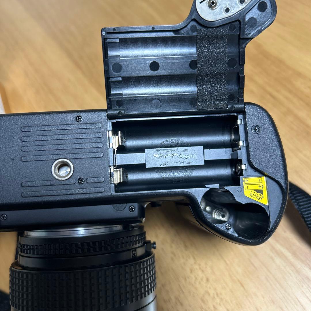 Nikon AF 一眼レフカメラ とレンズMicro-Nikkor 60mm