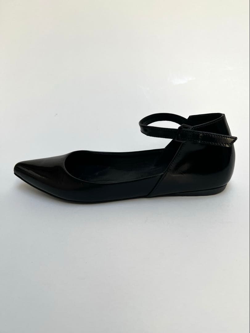 PIERRE HARDY 黒　ポインテッドトゥ フラットシューズ【36 訳あり】
