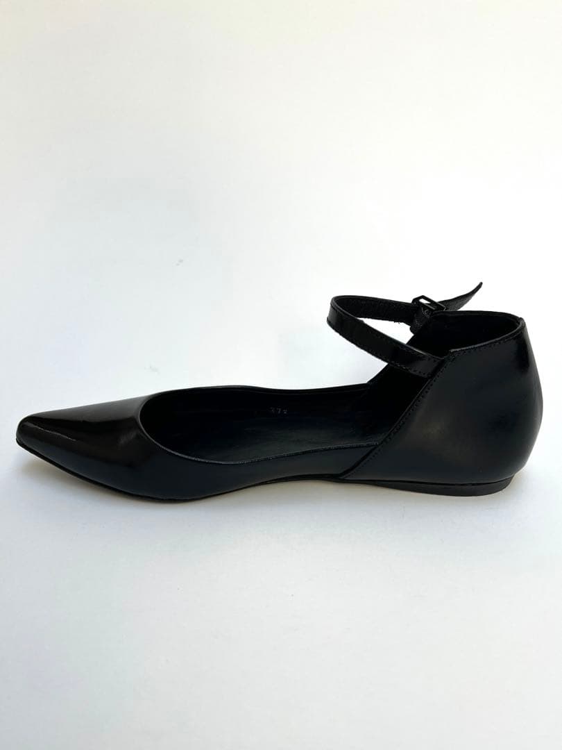 PIERRE HARDY 黒　ポインテッドトゥ フラットシューズ【36 訳あり】