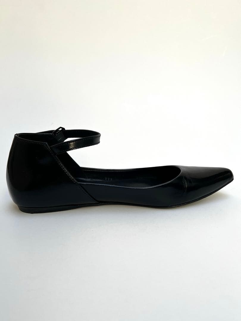 PIERRE HARDY 黒　ポインテッドトゥ フラットシューズ【36 訳あり】