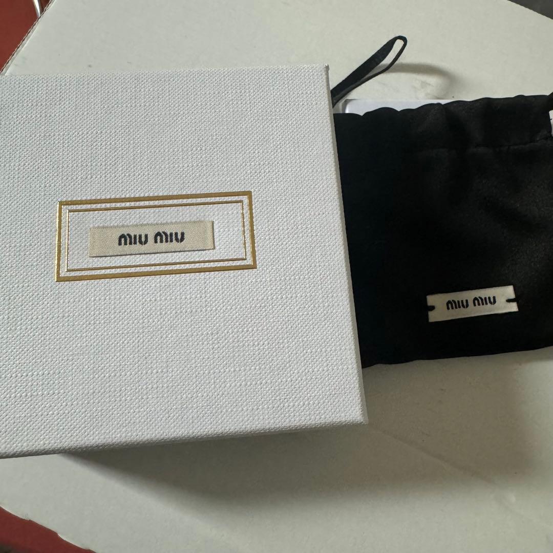 エナメルメタル ヘアクリップ miumiu ミュウミュウ