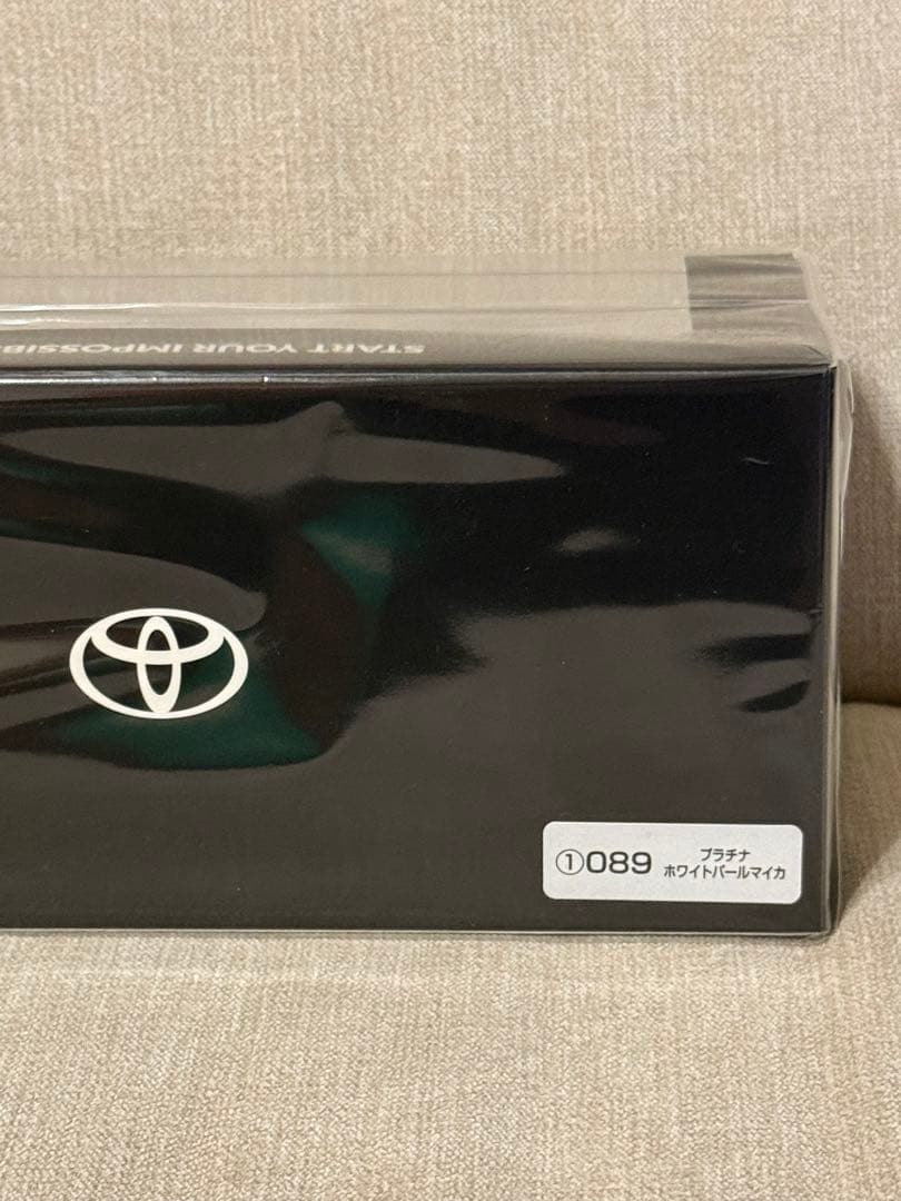 トヨタ　40ヴェルファイア 非売品ミニカー