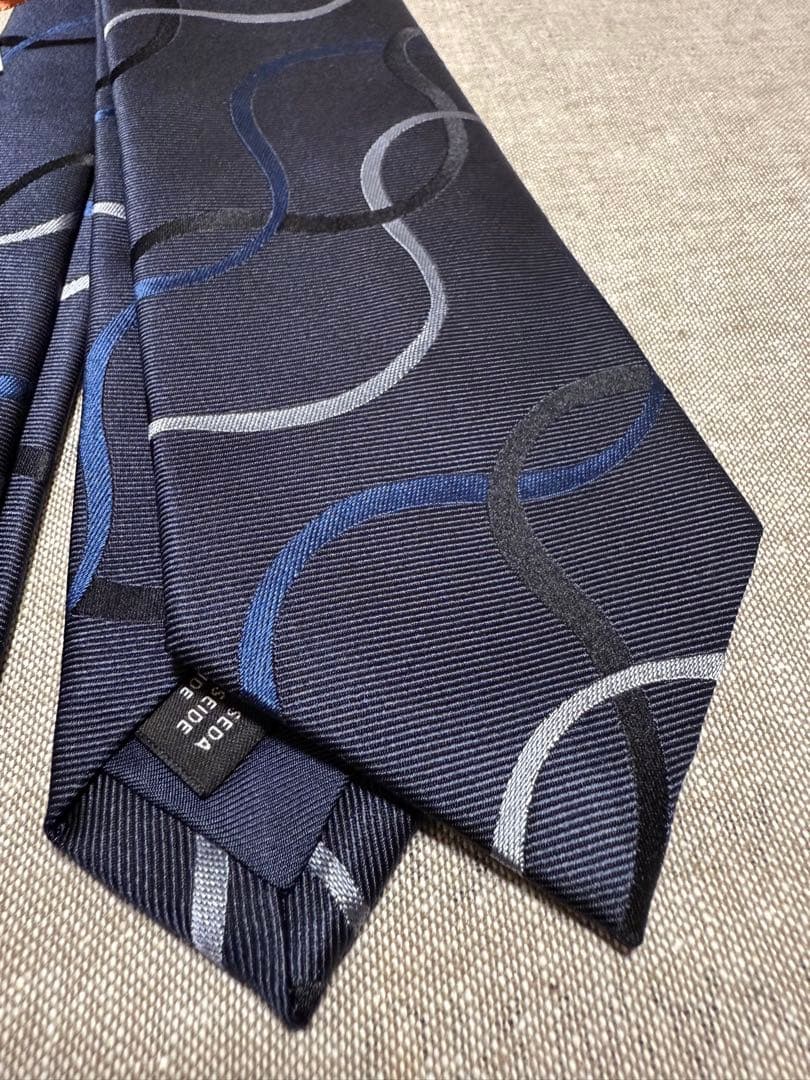 【新品】Holliday & Brown／WAVEジャガードタイ／ネイビー