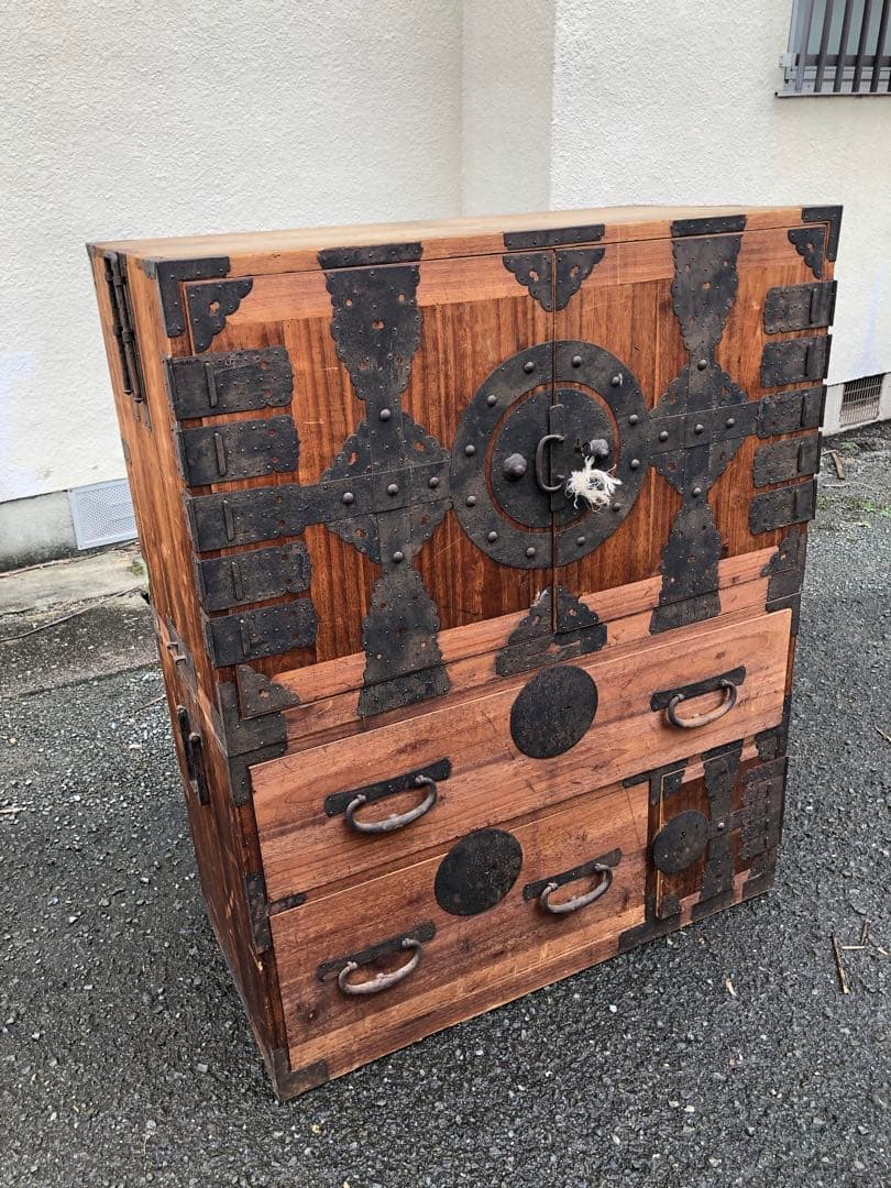 明治期江戸衣裳桐箪笥　鍵付き観音開き　アンティーク家具　古民具　 観音箪笥収納