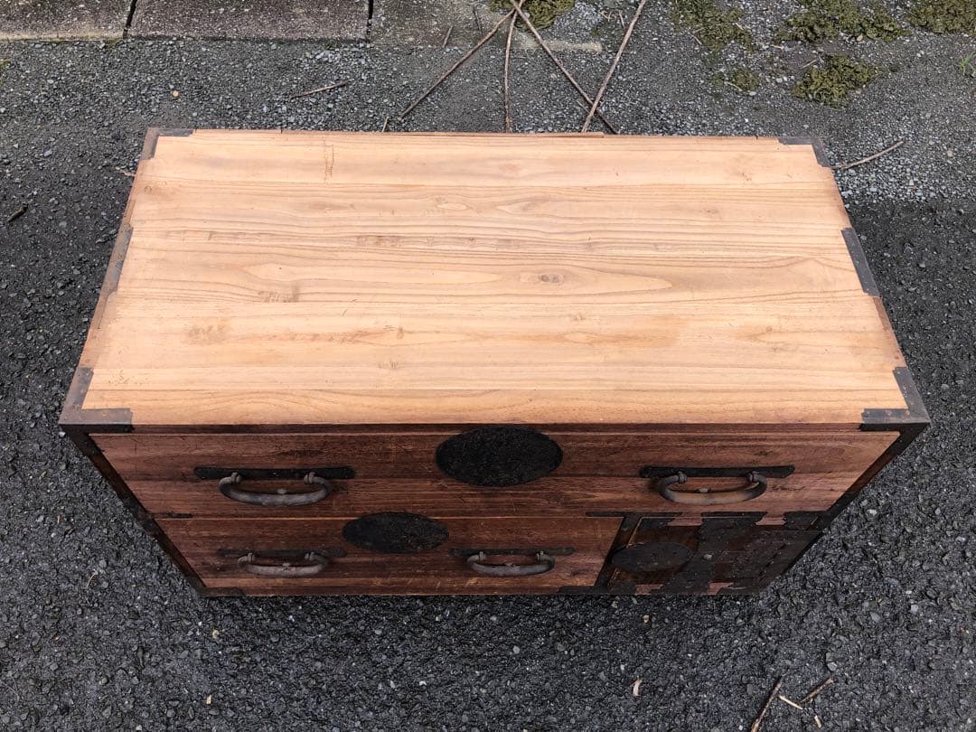 明治期江戸衣裳桐箪笥　鍵付き観音開き　アンティーク家具　古民具　 観音箪笥収納