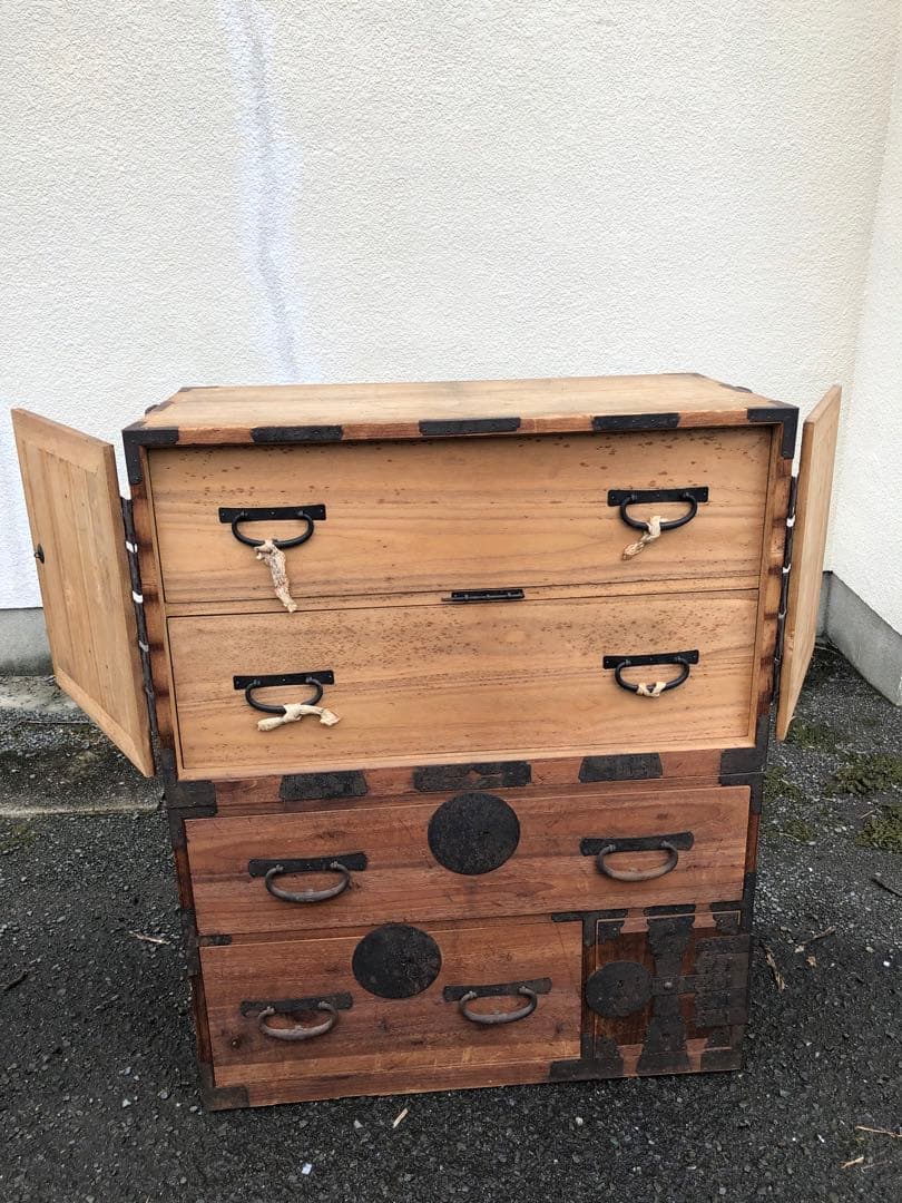 明治期江戸衣裳桐箪笥　鍵付き観音開き　アンティーク家具　古民具　 観音箪笥収納