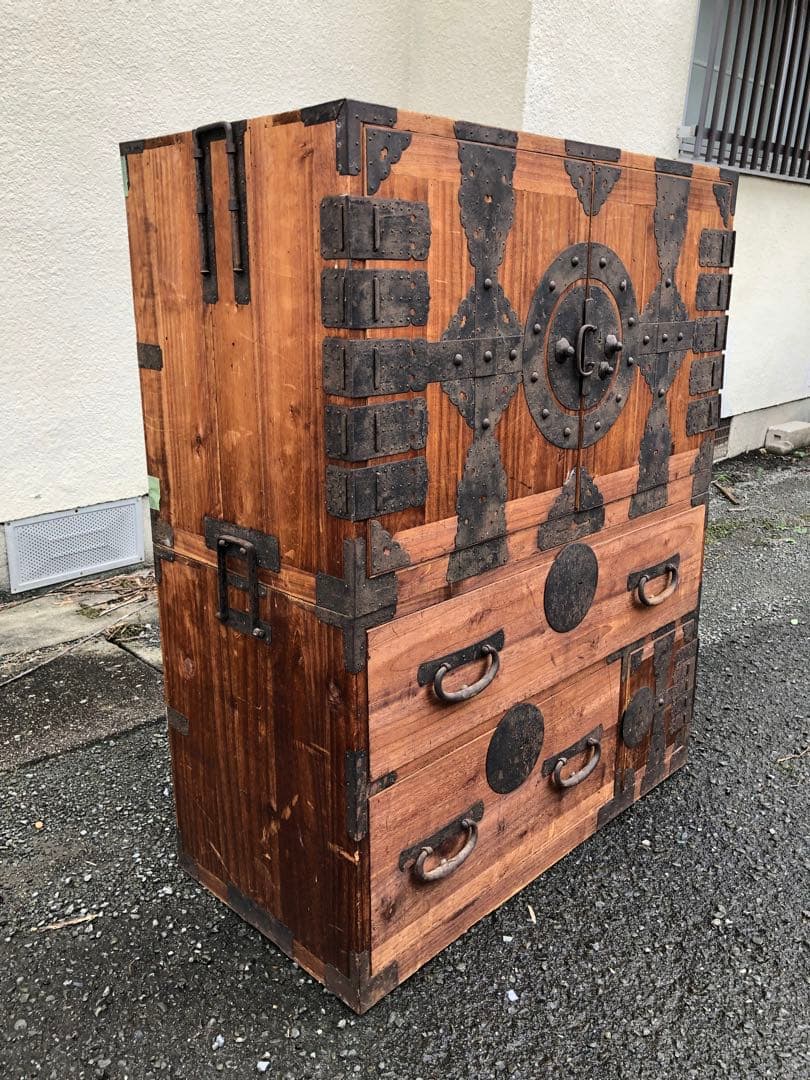 明治期江戸衣裳桐箪笥　鍵付き観音開き　アンティーク家具　古民具　 観音箪笥収納