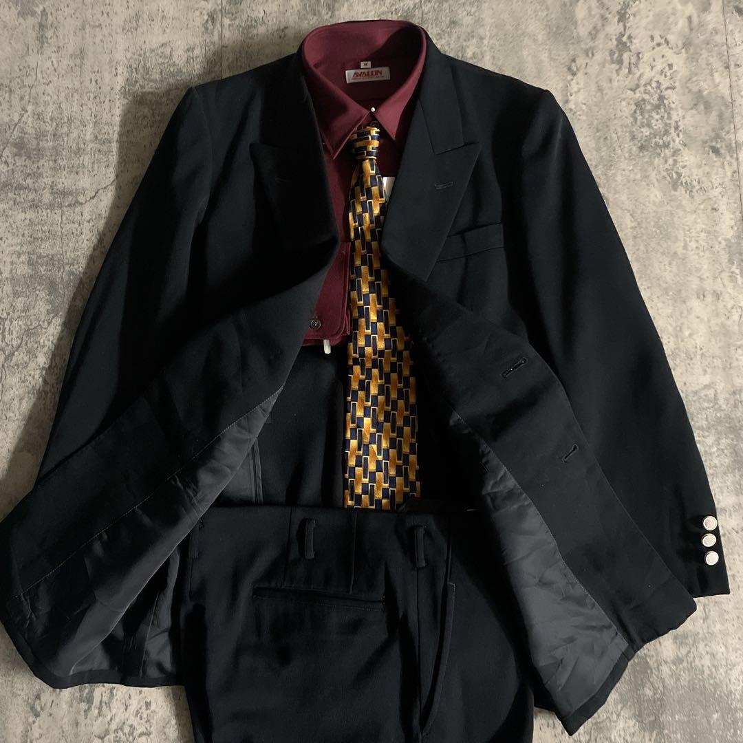 極上ウール ダブルスーツ × Yves Saint Laurentネクタイ