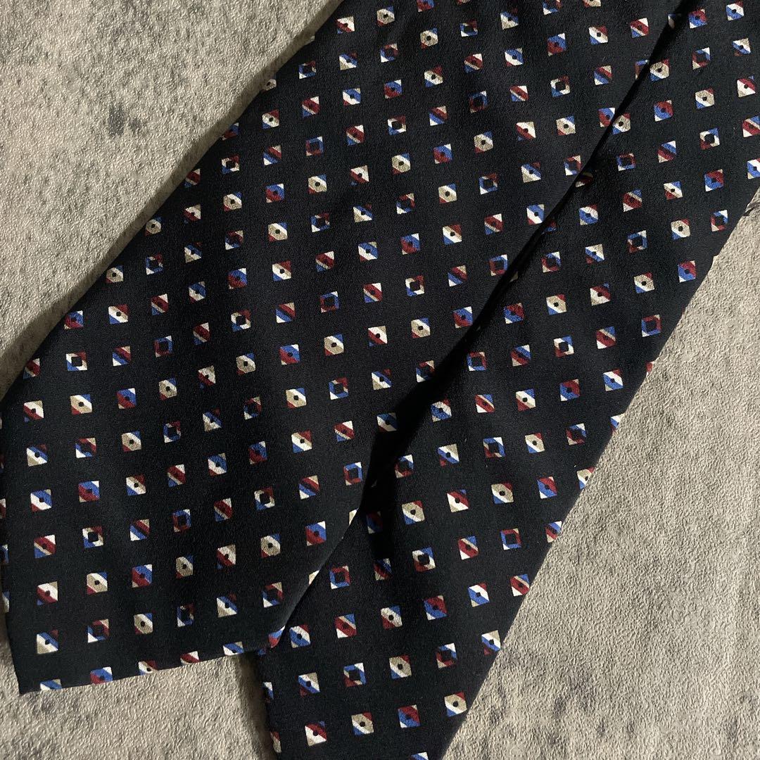 極上ウール ダブルスーツ × Yves Saint Laurentネクタイ