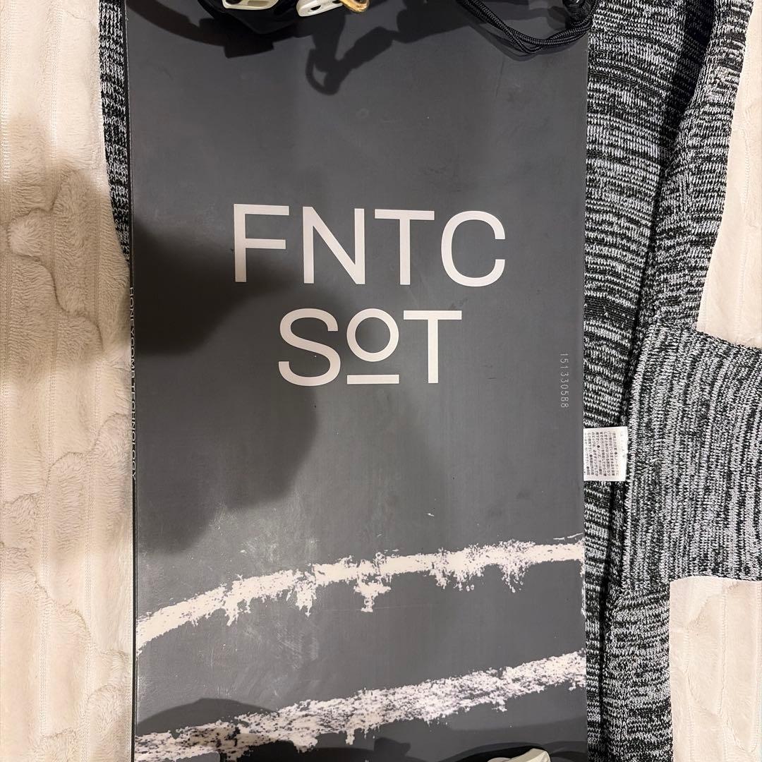 本日特別価格　美品スノーボード3点セット　FNTC &FLUX &RIDE