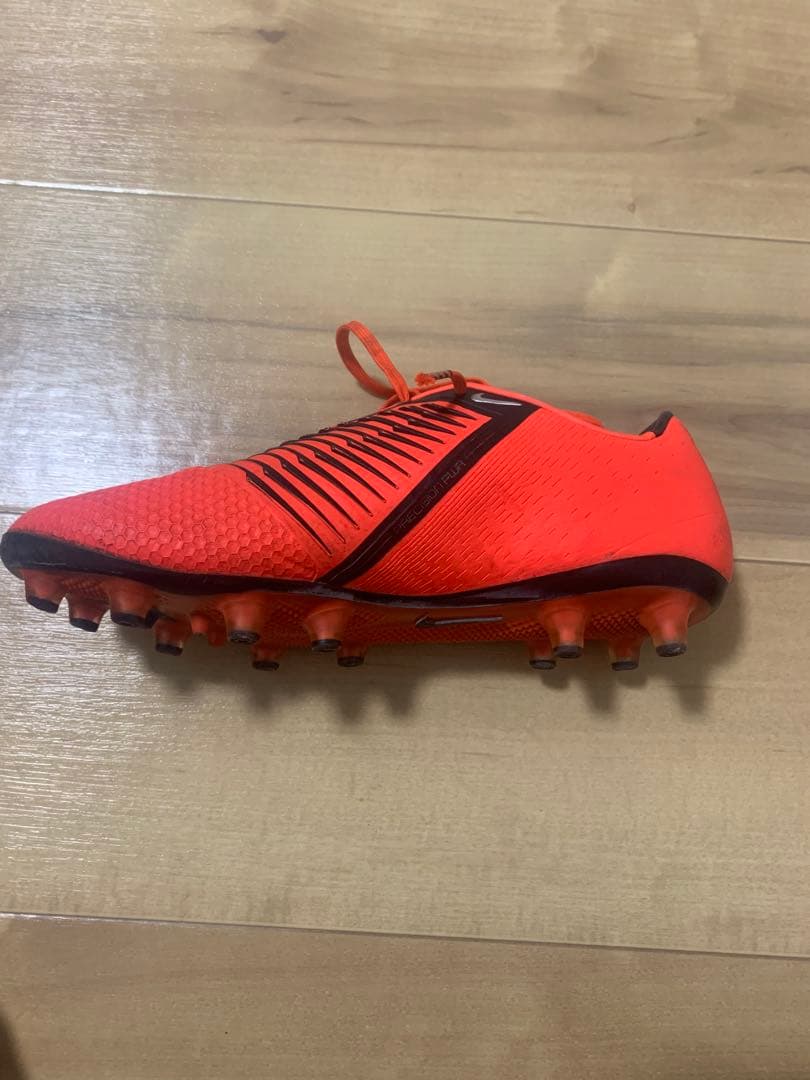 ナイキファントムヴェノム　ag pro エリート