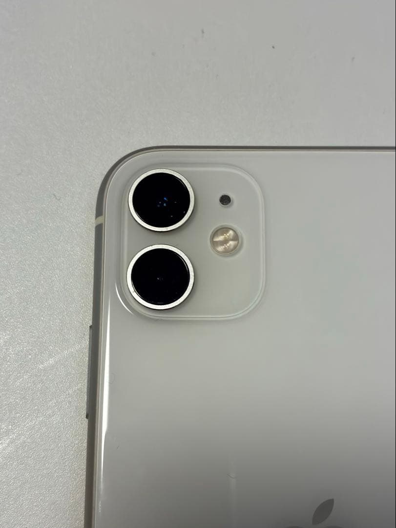 Apple iPhone 11 ホワイト 本体 SIMフリー