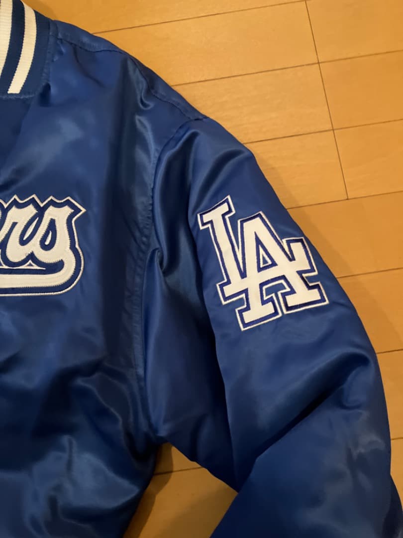 美品　ロサンゼルスドジャース　スタジアムジャンパー　スターター