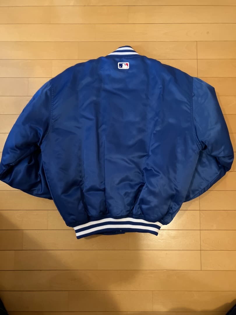 美品　ロサンゼルスドジャース　スタジアムジャンパー　スターター