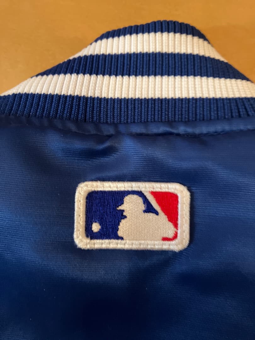 美品　ロサンゼルスドジャース　スタジアムジャンパー　スターター