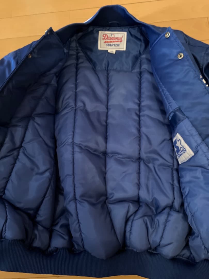 美品　ロサンゼルスドジャース　スタジアムジャンパー　スターター