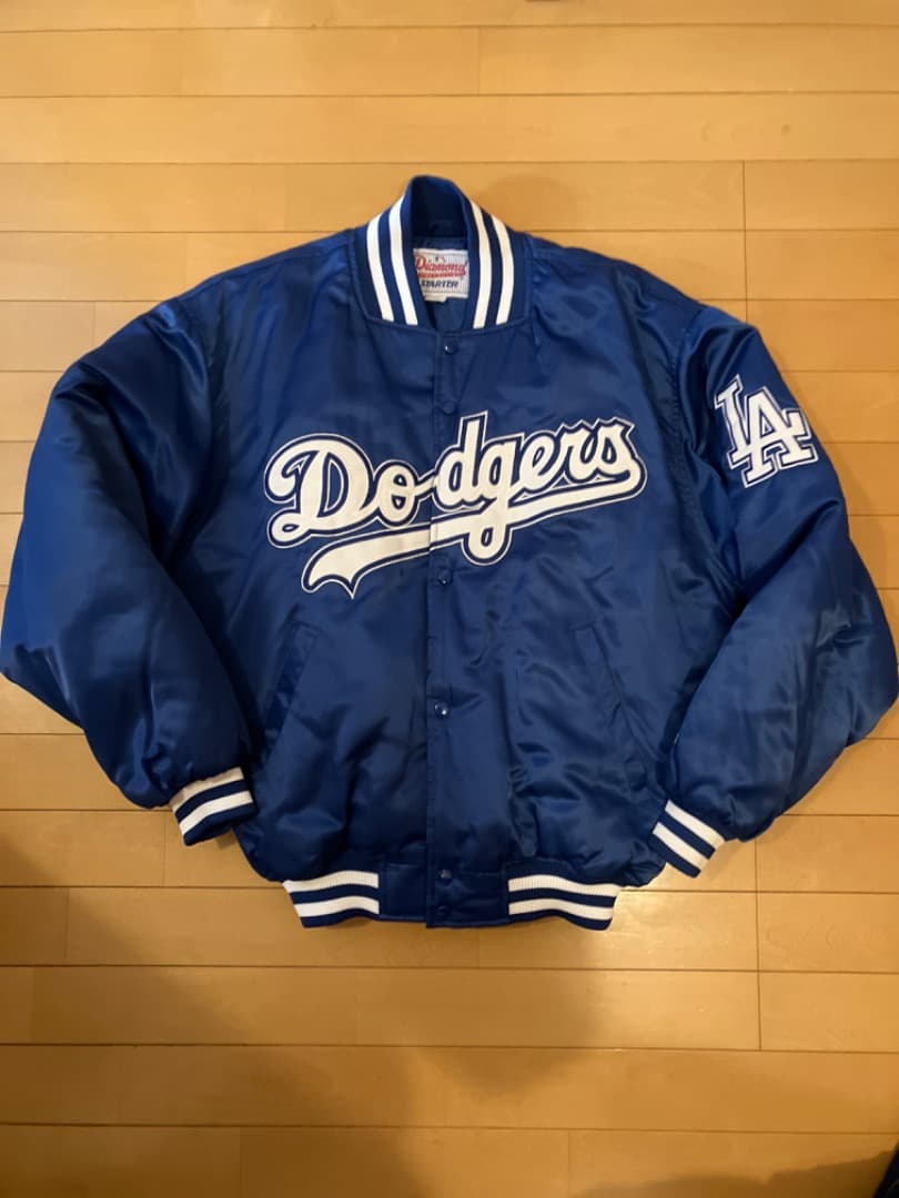 美品　ロサンゼルスドジャース　スタジアムジャンパー　スターター