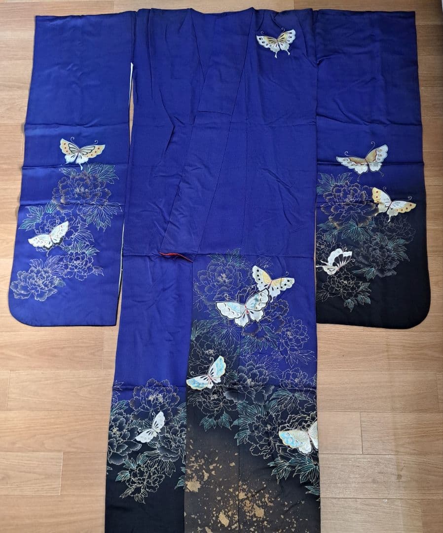 今大変お得な 正絹振袖セット 濃ブルー地金彩蝶柄 成人式 卒業式にも最適