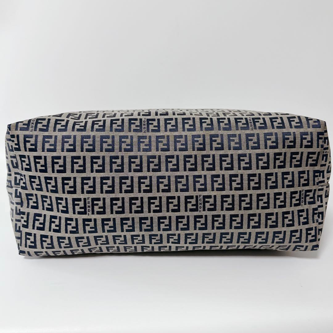 【24時間以内発送】FENDI ズッキーノ FF柄 キャンバス トート バッグ