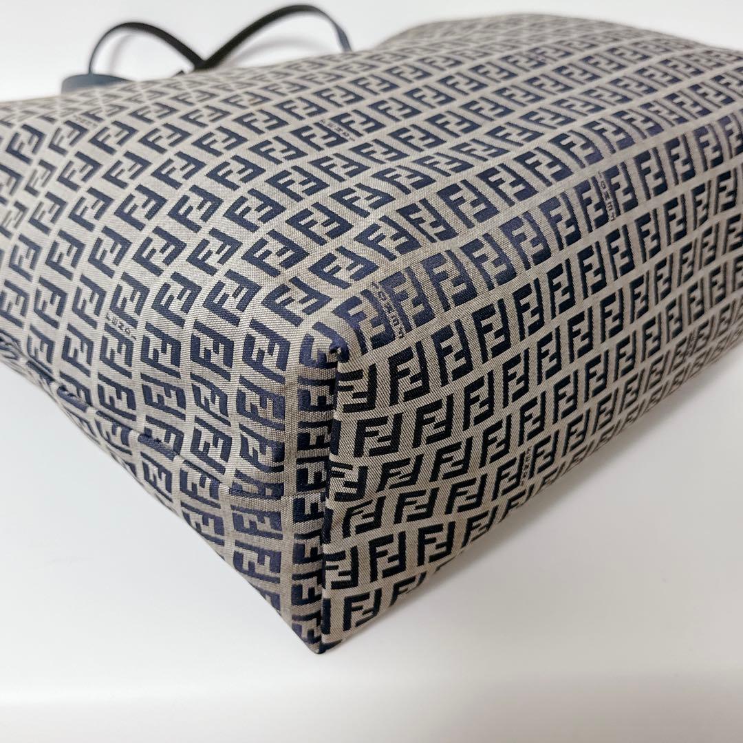 【24時間以内発送】FENDI ズッキーノ FF柄 キャンバス トート バッグ