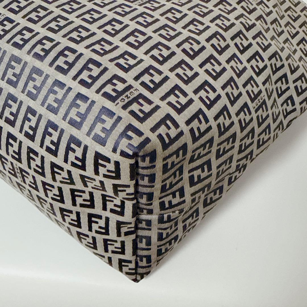 【24時間以内発送】FENDI ズッキーノ FF柄 キャンバス トート バッグ