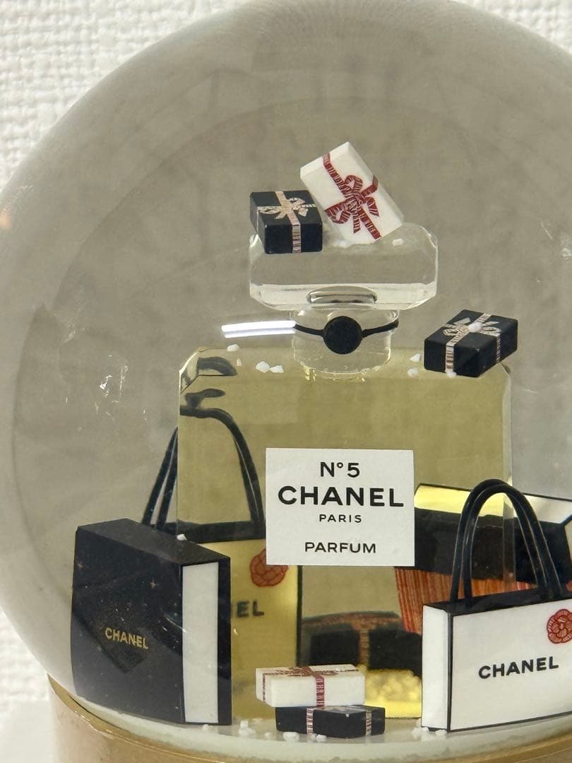 ま*な様 シャネル スノードーム 2021 ノベルティ ホリデー限定