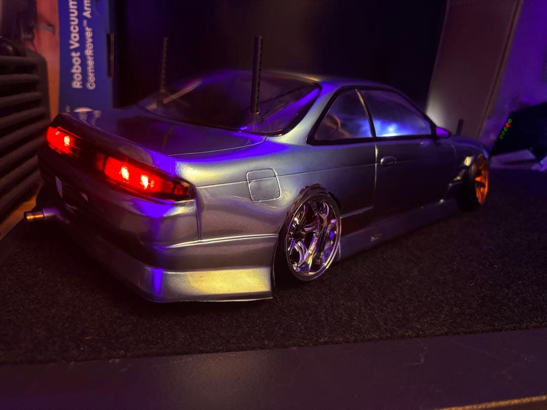 RCドリフトカー　ラジドリ　ReveDバッテリー SANWAプロポ