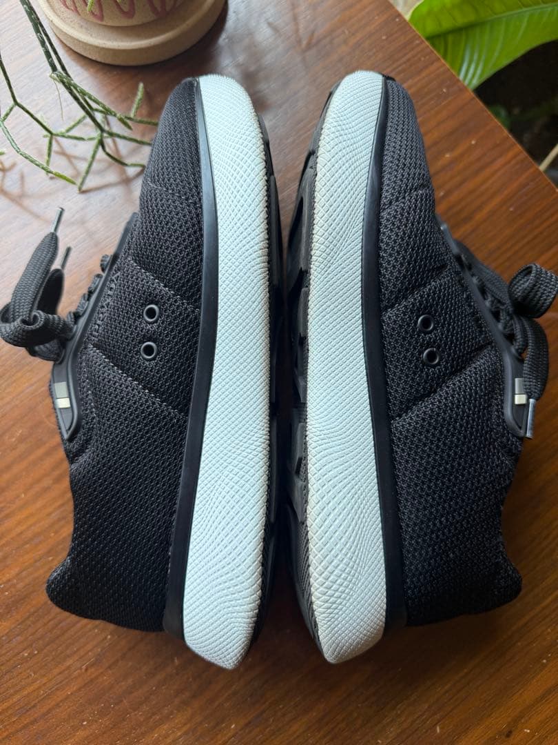 PRADA ブラックメッシュスニーカー