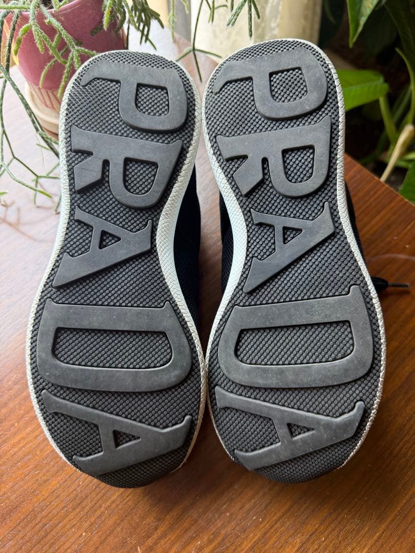 PRADA ブラックメッシュスニーカー