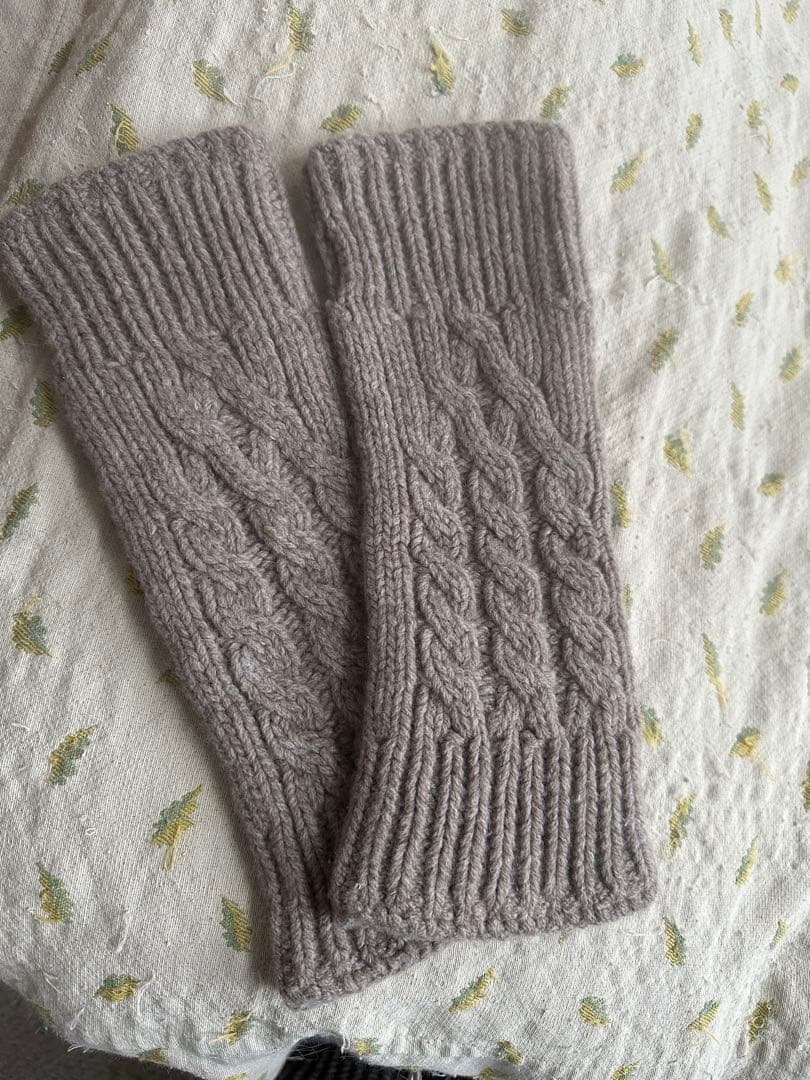 ネストロ-ブ　ブリティッシュポンチョウ－ルコ－ト+ニット手袋