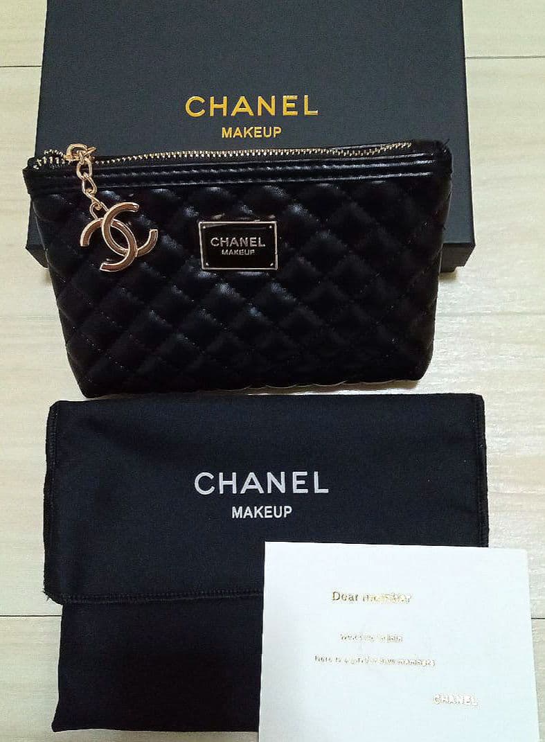 【未使用新品】 CHANEL ノベルティ ポーチ キルティング保存袋付、箱付