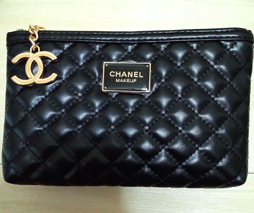 【未使用新品】 CHANEL ノベルティ ポーチ キルティング保存袋付、箱付