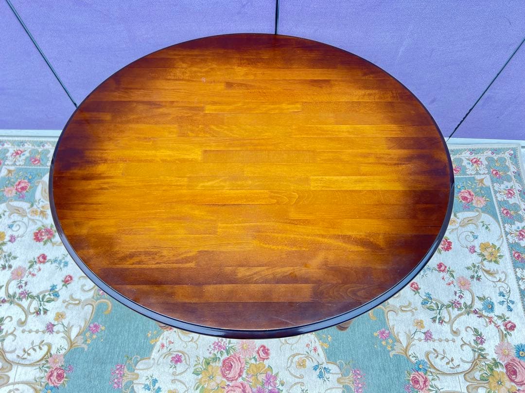 オールドカリモクコロニアルダイニングテーブルと椅子、馬車の彫刻入り