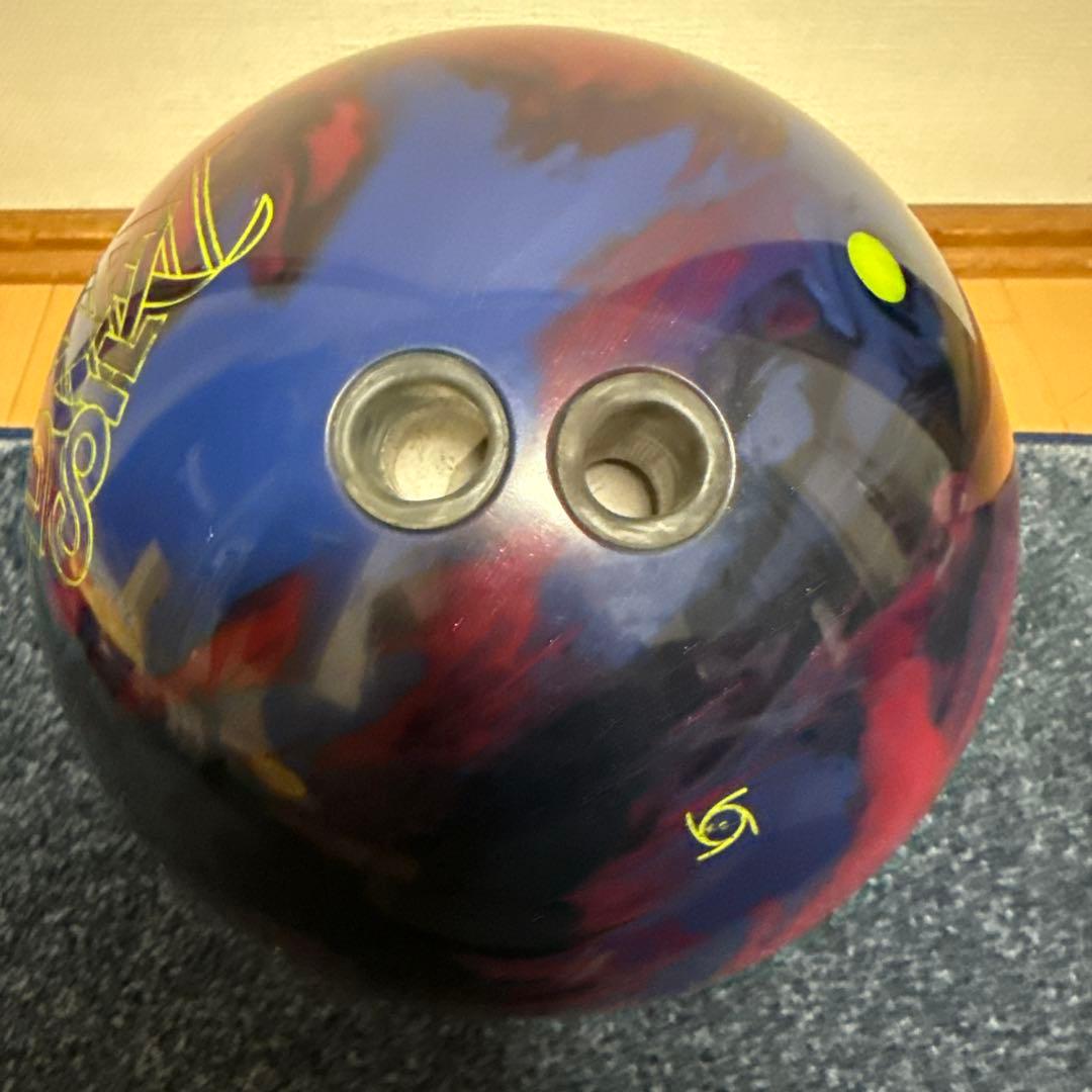 DNA Coil ボウリングボール 赤青