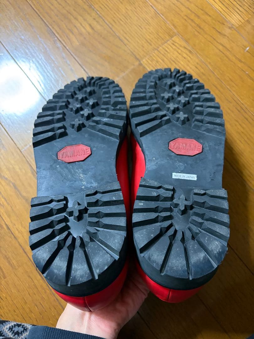 山根靴店チロリアンブーツ EVISU の象徴カラーのレッド　箱付き