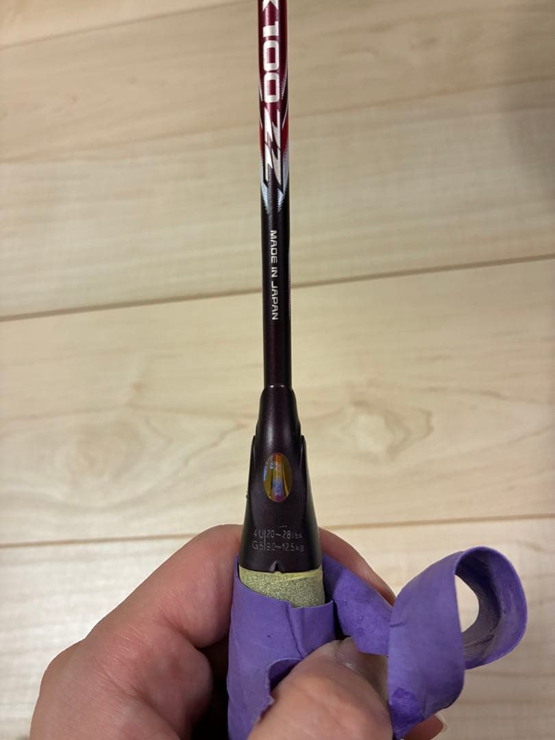 ジャンク品　アストロクス 100ZZバドミントンラケット 4U5G