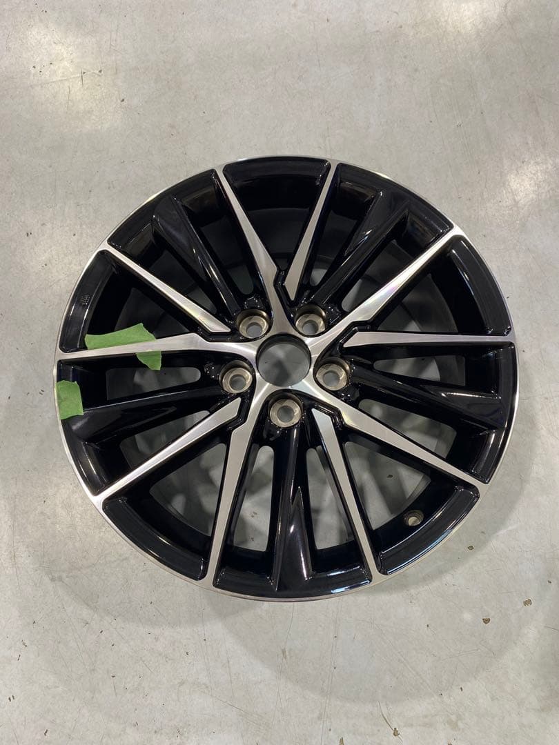 カムリ純正ホイール AXVH70